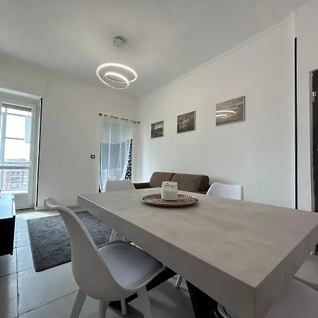 Appartamento Metro Bengasi Sotto Casa, Turin Moncalieri